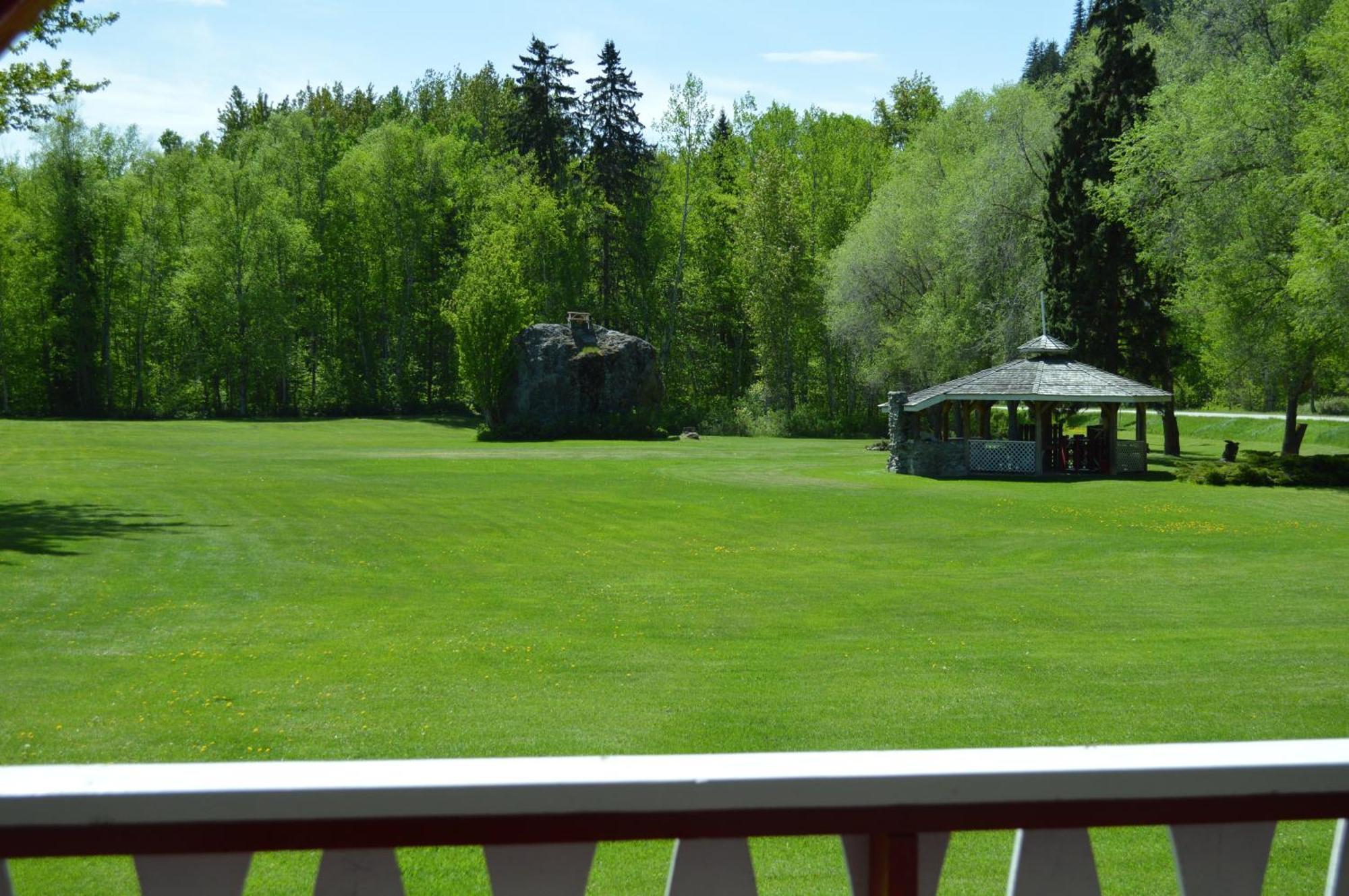 Rivermount Motel Little Fort Exterior photo