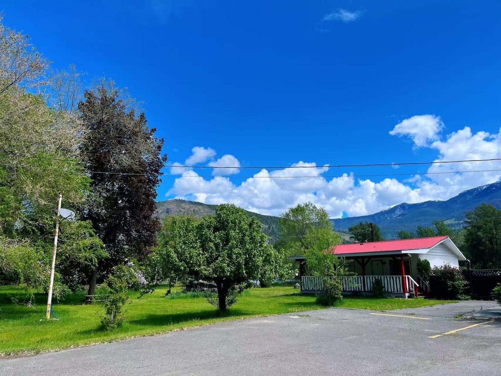 Rivermount Motel Little Fort Exterior photo